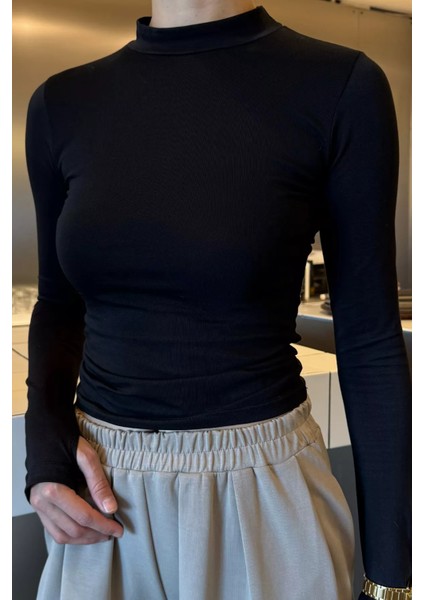 Kadın Yarım Balıkçı Yaka Parmak Geçmeli Likralı Body Bluz P-00018440 modelleri