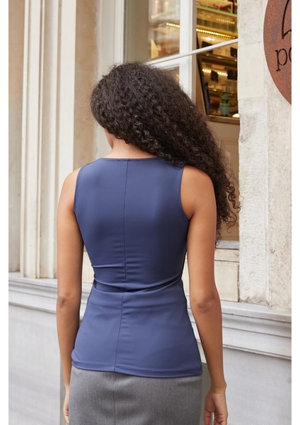 Kare Yaka Kolsuz Likralı Şık Parlak Kumaş Bluz Body-Lacivert