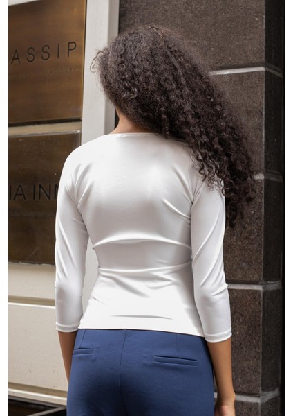 Kadın Anvelop Kruvaze Büzgülü Kapri Truvakar Kol Likralı Şık Hafif Parlak Kumaş Body Bluz-Krem