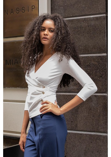 Kadın Anvelop Kruvaze Büzgülü Kapri Truvakar Kol Likralı Şık Hafif Parlak Kumaş Body Bluz-Krem