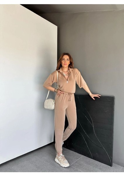 Gri Yaka ve Paçası Fermuarlı Takım