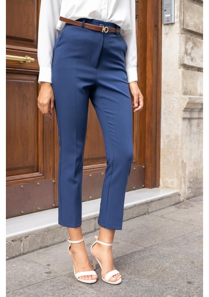 Kadın Yüksek Bel Yan Cepli Bilek Boy Kemerli Hafif Likralı Kumaş Pantolon(Kemer Dahil)-Lacivert