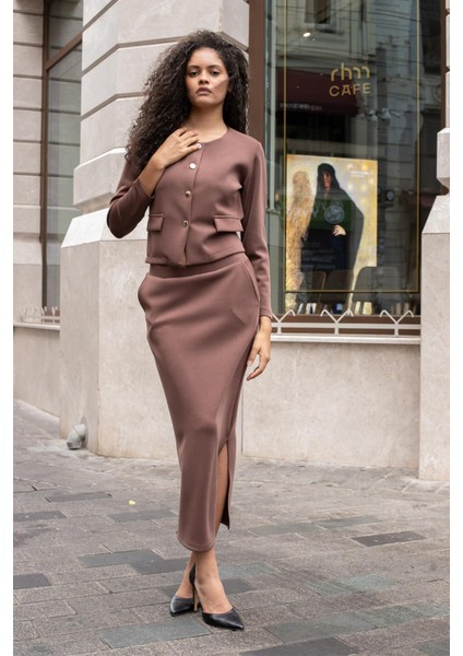 Kadın Esnek Ipeksi Modal Kumaş Geniş Sıfır Yaka Cep Kapaklı Uzun Kol Düğmeli Ceket-Kahve