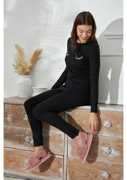 Kadın Siyah Renk Uzun Kollu Bisiklet Yaka Göz Desenli Pijama Takımı C8T1N251 fırsatları