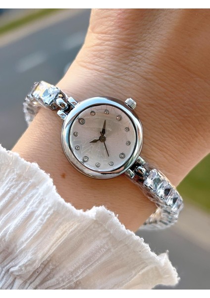 Çelik ve Taşlı Kordon Vintage Seri Küçük Kasa Özel Tasarım Kadın Kol Saati SP.8933.M6