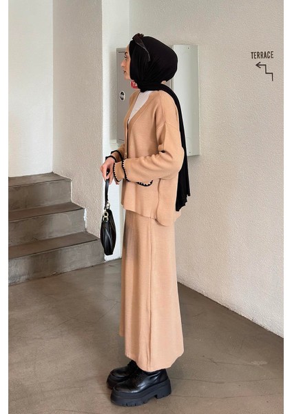 Etek-Hırka Tesettürlü Triko Takım Sütlü Kahve fiyatları