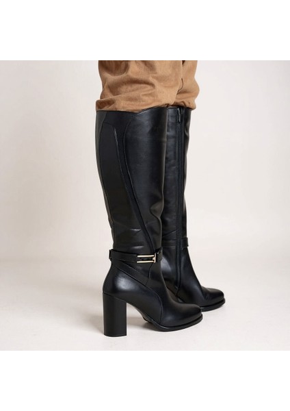 Siyah Deri Lastik Detaylı Tokalı Kadın Kalın Topuklu Çizme modelleri