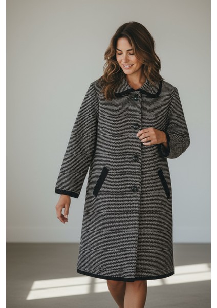 Kadın Önü Düğmeli Cepli Yakalı Kalın Triko Hırka