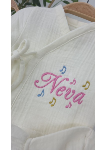 Müslin Yeni Doğan 4katlı Organik %100PAMUK Kişiye Özgü Nakışlı Hastane Çıkış Seti (Nota Model) modelleri