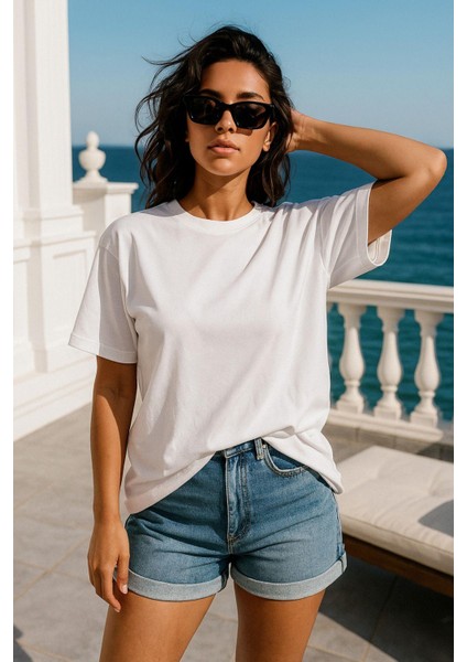 Kadın Beyaz %100 Pamuk Oversize Basic Tişört – Rahat Kalıp Relaxed Bisiklet Yaka T-Shirt modelleri