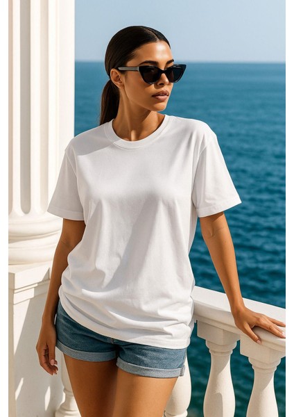 Kadın Beyaz %100 Pamuk Oversize Basic Tişört – Rahat Kalıp Relaxed Bisiklet Yaka T-Shirt fırsatları