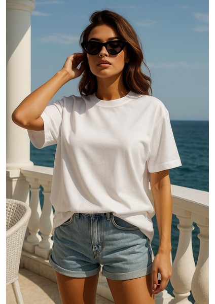 Kadın Beyaz %100 Pamuk Oversize Basic Tişört – Rahat Kalıp Relaxed Bisiklet Yaka T-Shirt indirimleri