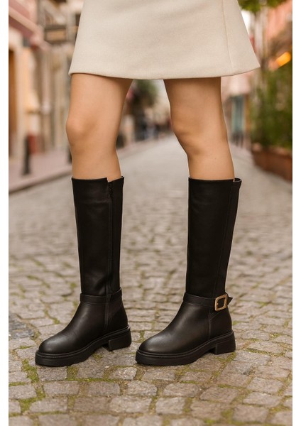 Kadın Siyah Mat Cilt Toka Detaylı Arkası Streç Çizme modelleri