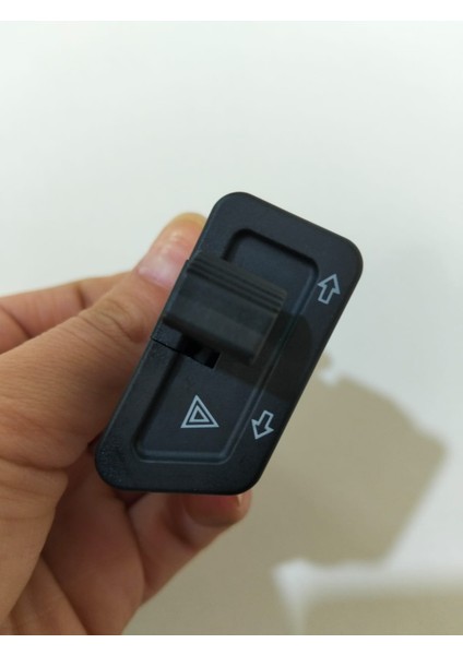 Blazer 50 Uyumlu 4 Lü Sinyal Flaşör Buton Düğmesi