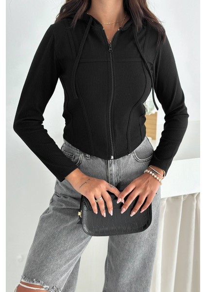 Kadın Fermuarlı Body – Minimal & Şehirli Stil modelleri