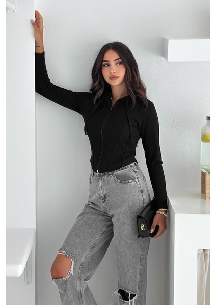 Kadın Fermuarlı Body – Minimal & Şehirli Stil fırsatları