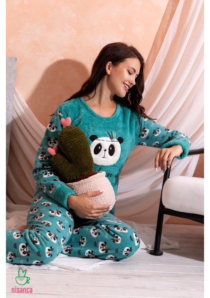 Kışlık Uzun Kollu Kadın Peluş Polar Pijama Takımı Ipeksi Doku