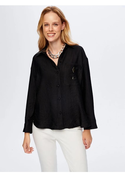 Metal Aksesuarlı Kendinden Dokulu Kadın Gömlek W26GML016