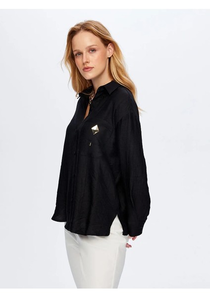 Metal Aksesuarlı Kendinden Dokulu Kadın Gömlek W26GML016 modelleri