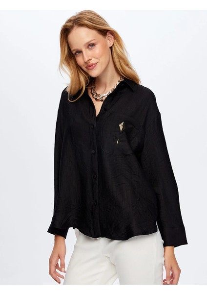 Metal Aksesuarlı Kendinden Dokulu Kadın Gömlek W26GML016 fırsatları