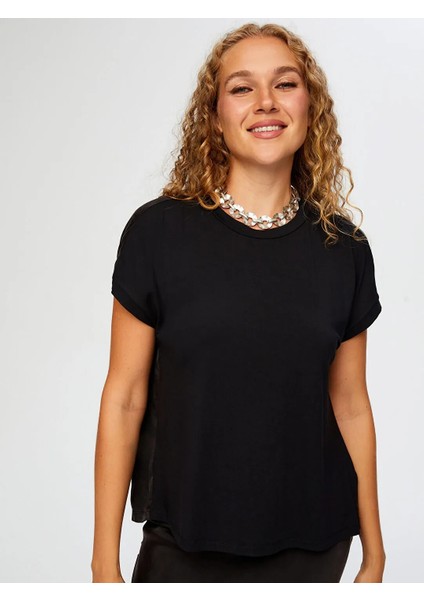 Arkası Liyoselli Dokuma Garnili Kadın T-Shirt UW26BLZ028 modelleri