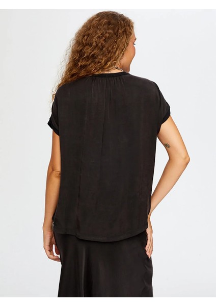 Arkası Liyoselli Dokuma Garnili Kadın T-Shirt UW26BLZ028 indirimleri