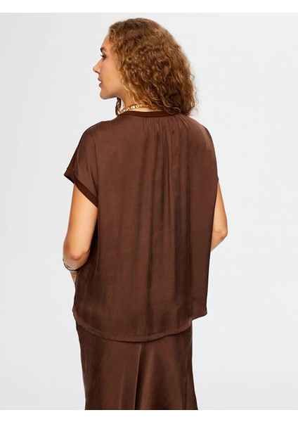 Arkası Liyoselli Dokuma Garnili Kadın T-Shirt UW26BLZ028 fırsatları