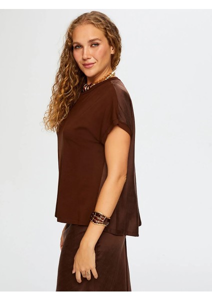 Arkası Liyoselli Dokuma Garnili Kadın T-Shirt UW26BLZ028 modelleri