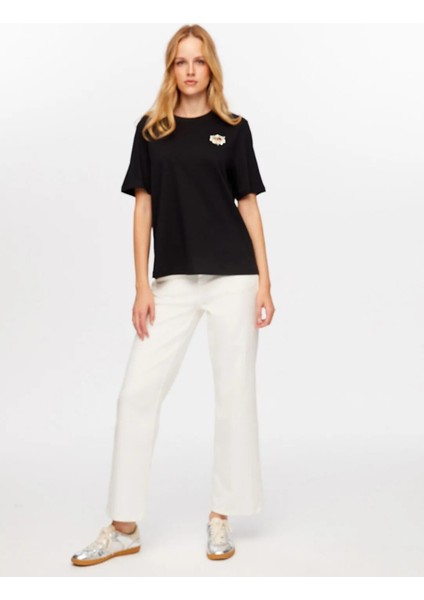 Taş Kalp Nakışlı Kadın T-Shirt W26TSH094 fiyatları