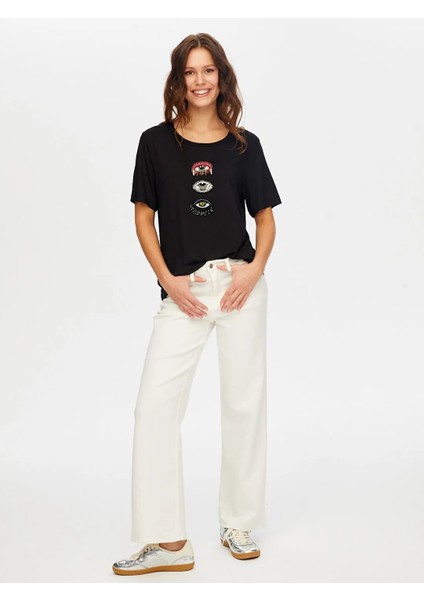 Göz Patch Detaylı Yuvarlak Yaka Kadın T-Shirt W26TSH067 fiyatları