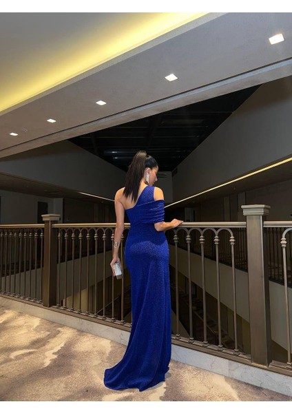 Tek Omuz Yırtmaçlı Flowers Kumaş Elbise Saks 583203 fırsatları