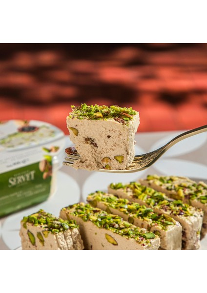 Bercekız Servet Rafine Şeker İlavesiz - Antep Fıstıklı Helva 400 gr indirimleri