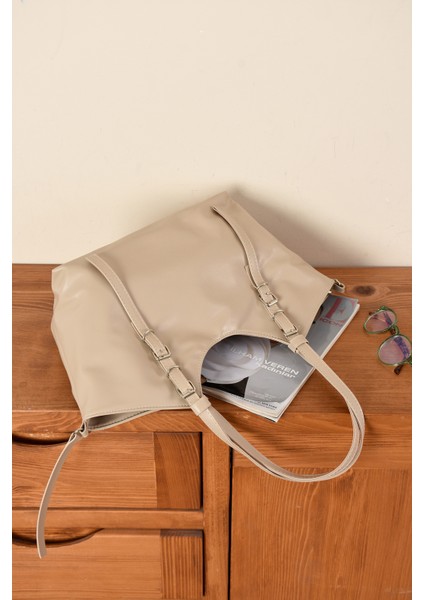 Kadın Büyük Kapasiteli Astarlı Kaliteli Derili Omuz Çantası fiyatları