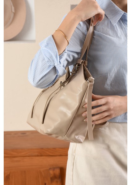 Kadın Büyük Kapasiteli Astarlı Kaliteli Derili Omuz Çantası fırsatları