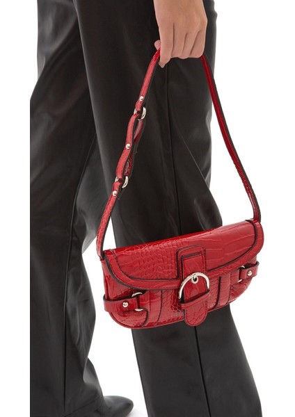 Kadın Tokalı Çapraz Kol Çantası