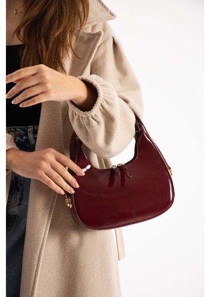 Kadın El ve Omuz Çantası Parlak Rugan Baget Çanta Trendyustute modelleri