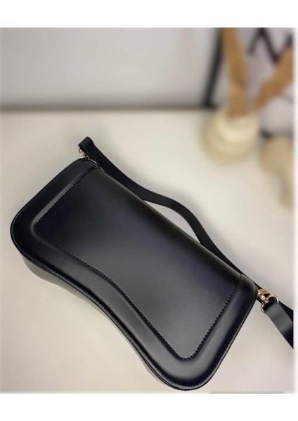 Kadın Tasarım Kapaklı Çift Askılı Omuz Çantası