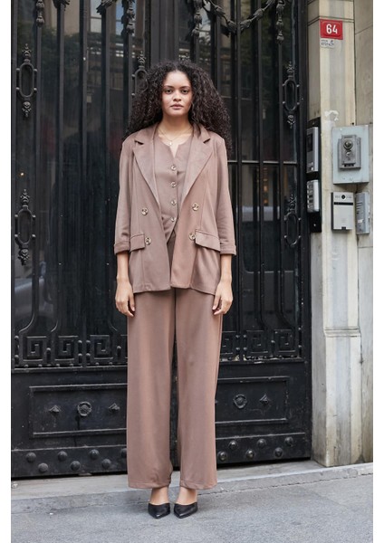 Kadın Süet Dokulu Kumaş Yakalı Capri Kol Cep Kapaklı Blazer Ceket-Vizon