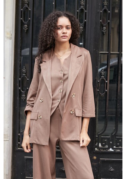 Kadın Süet Dokulu Kumaş Yakalı Capri Kol Cep Kapaklı Blazer Ceket-Vizon