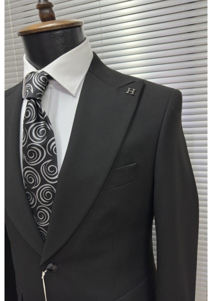 Modern Fit Kruvaze Siyah Takım Elbise indirimleri