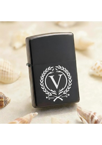 V Harfli Kişiye Özel Harf Baskılı Benzinli Çakmak