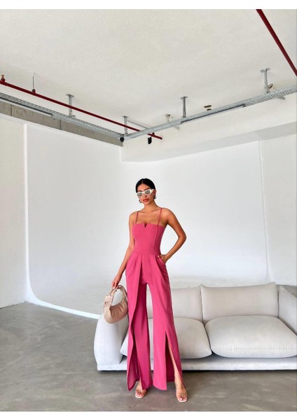 Krep Kumaş Askılı Yaka ve Yırtmaç Detaylı Tulum 582232 Fuşya