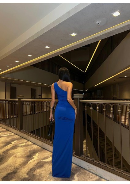 Sandy Kumaş Tek Omuz Detaylı Uzun Elbise 583186 Saks fırsatları