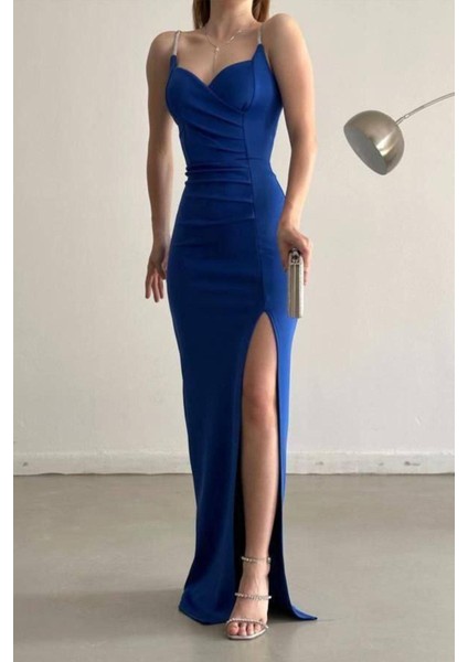 Scuba Kumaş Göğüs Dekolte ve Yırtmaç Detaylı Taş Tasarımlı Askılı Elbise Saks 582513