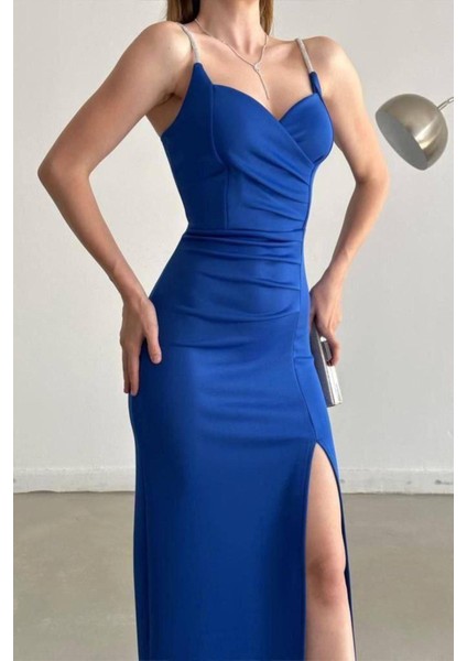 Scuba Kumaş Göğüs Dekolte ve Yırtmaç Detaylı Taş Tasarımlı Askılı Elbise Saks 582513 modelleri