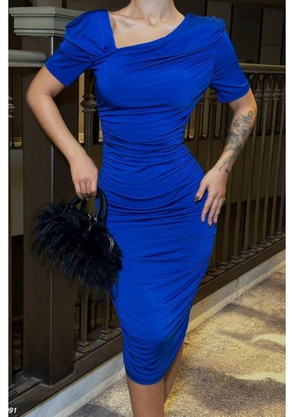 Asimetrik Yaka Büzgülü Sandy Elbise Saks 582991 fiyatları