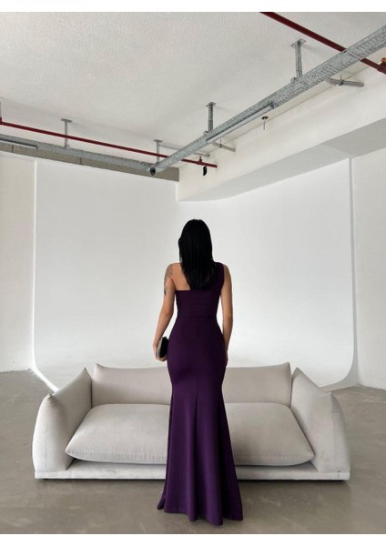 Tek Omuz Göğüsü Transparan Detay Scuba Kumaş Yırtmaçlı Abiye Elbise Mor 582928 fırsatları