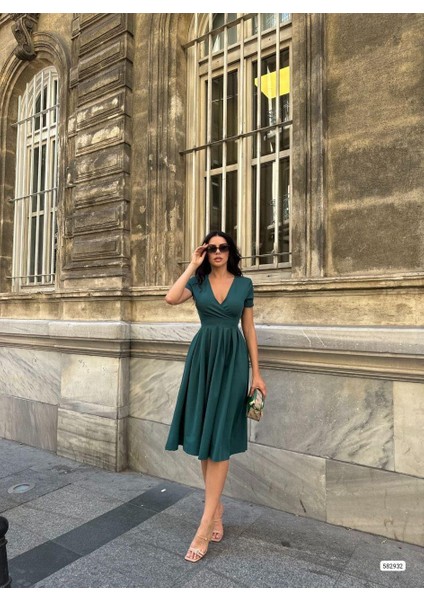 Kruvaze Yaka Midi Kloş Elbise 582932 Zumrut fırsatları