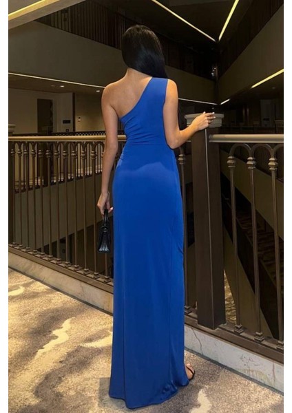 Tek Omuz Detaylı Sandy Kumaş Elbise 583181 Saks fırsatları