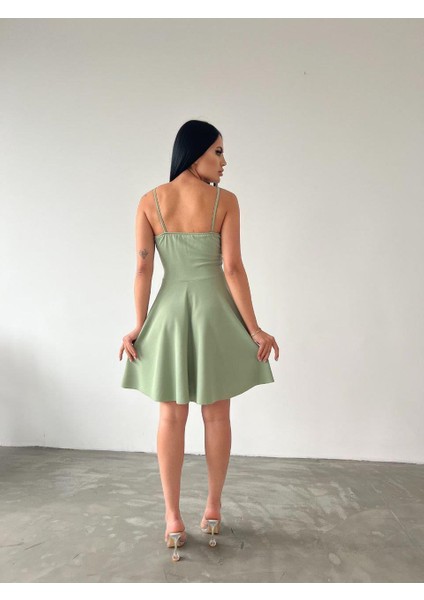 Krep Kumaş Ince Askılı Kloş Elbise 581746 Mint fiyatları